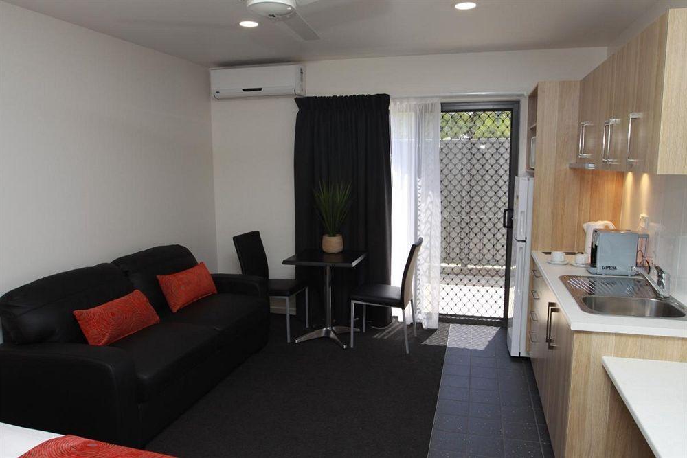 Abode37 Motel Emerald Exterior foto